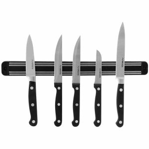 A imagem mostra um suporte de imã para facas.